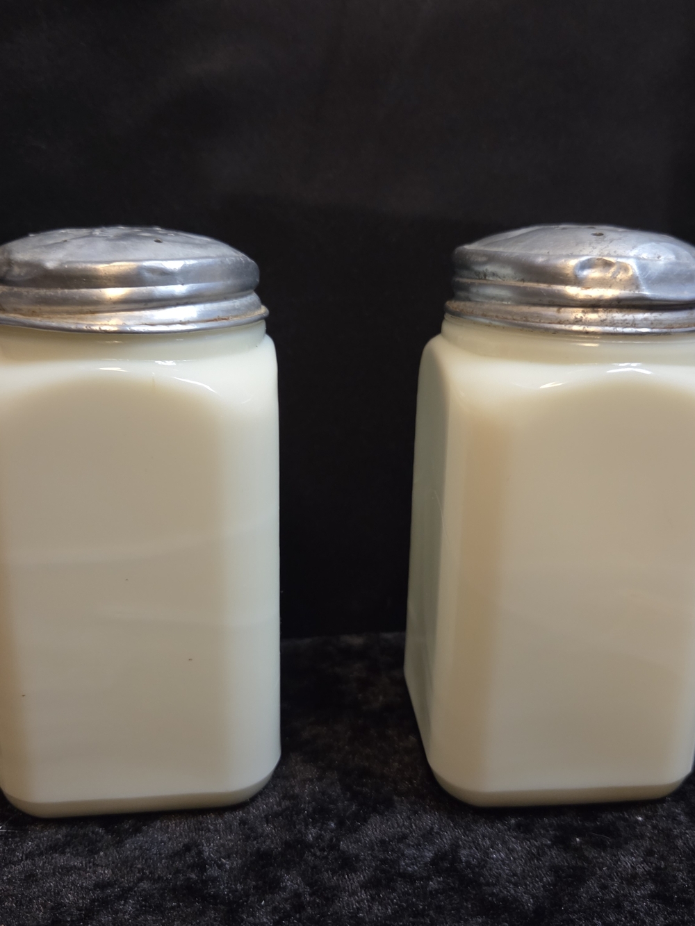 Vintage *McKee*CUSTARD*-Lot of 2 Range Shakers* Uranium Glow